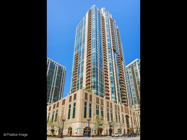 21 E Huron St APT 1106, Chicago, IL 60611