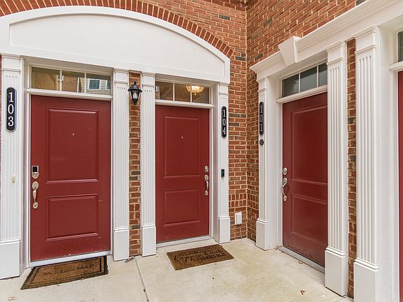 4th image of 23225 Milltown Knoll Sq Unit 104
