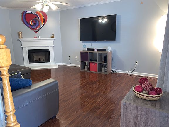 3rd image of 7164 Ravenwood Ln