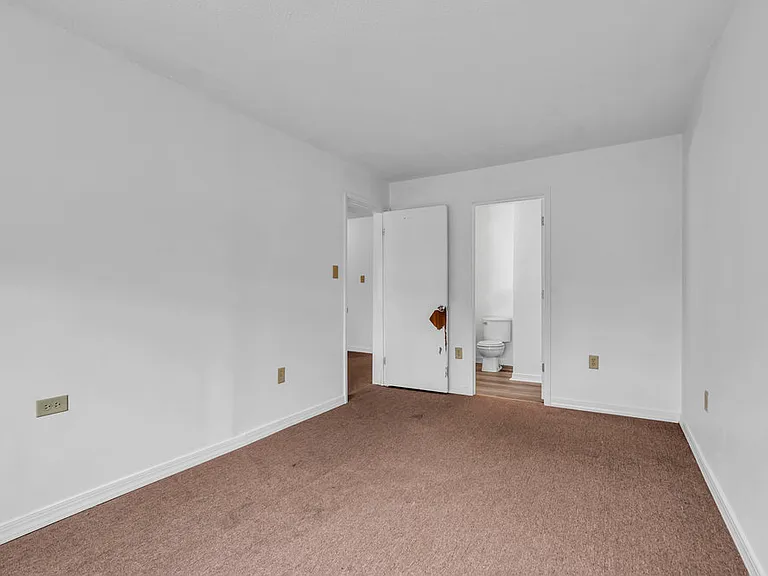 106 N 34th St #B — Photo 15