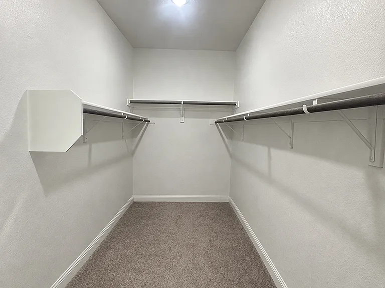 1516 White Water Way — Photo 8