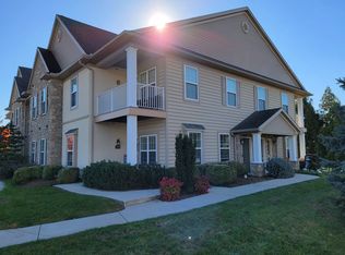 2018 Shady Oak Dr #2018, Mount Joy, PA 17552
