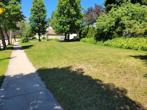 3160 South Ellen St, Milwaukee, WI 53207