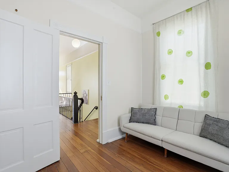 524 E Henry St — Photo 27