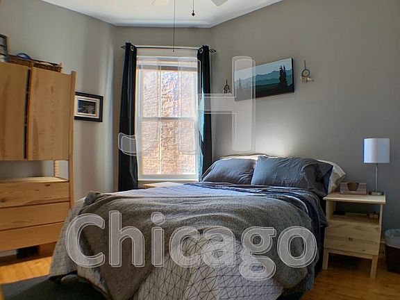4th image of 3235 W Warner Ave #2