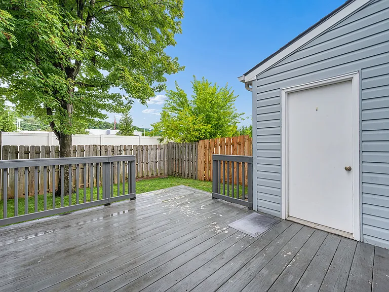 411 Old Oak Pl #1 — Photo 3