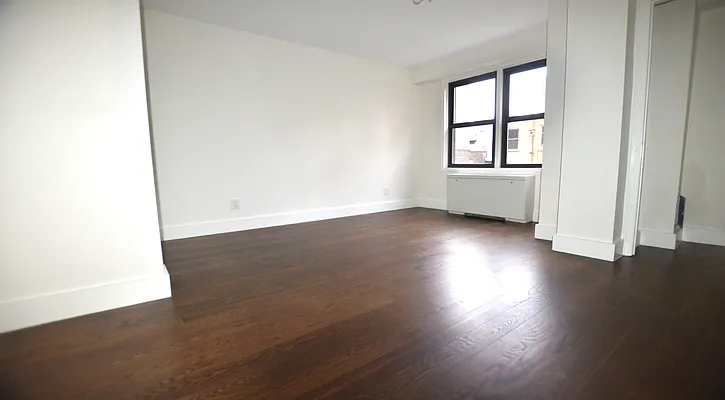 Rented by Manhattan Realty Group | media 4