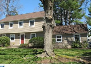 16 Twin Oaks Dr, Lawrence Twp, NJ 08648