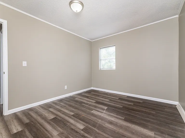 506 Plain St — Photo 18