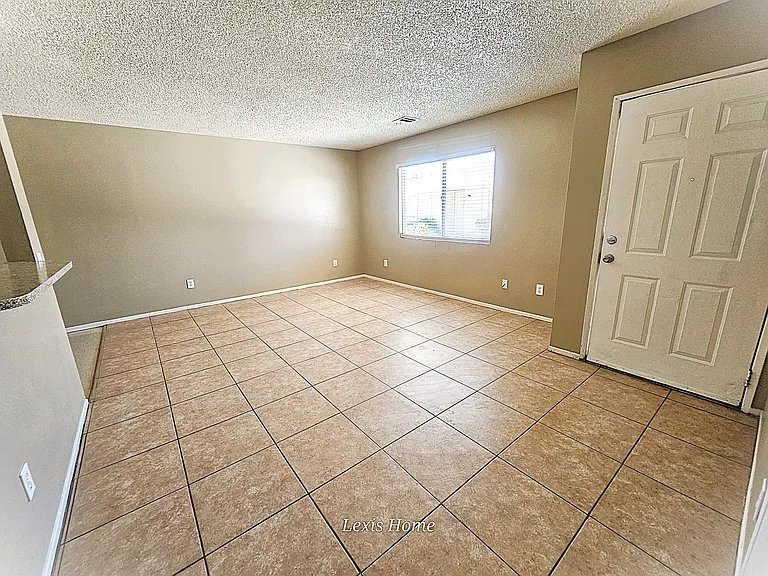 12959 Navajo Rd #B — Photo 4