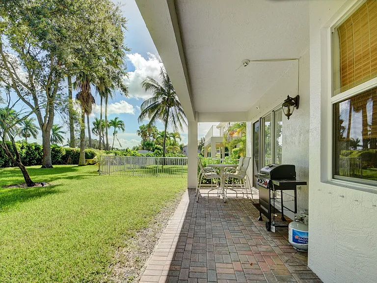 4006 Bahia Isle Cir — Photo 29