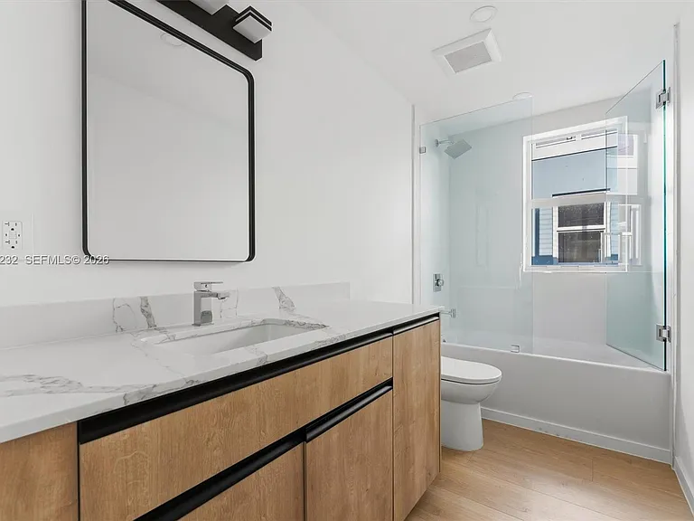 824 SE 12th Ct #850 — Photo 19