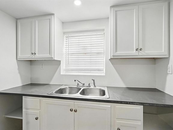 4th image of 5341 Ash Ln #A