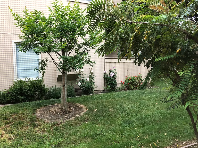 1211 Crescent Ter — Photo 3