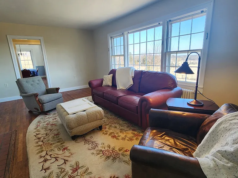 2420 James River Rd — Photo 4