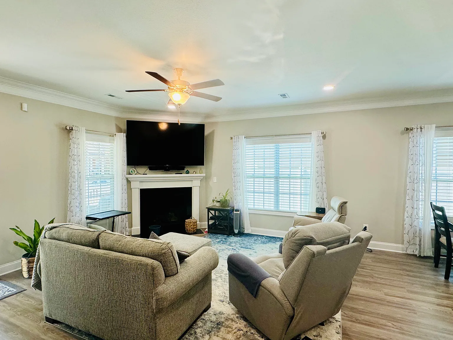 147 Hardinberry St — Photo 4