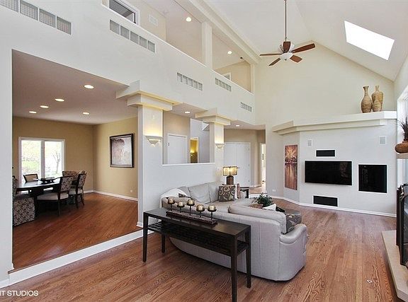 5th image of 1125 Meadow Creek Ct