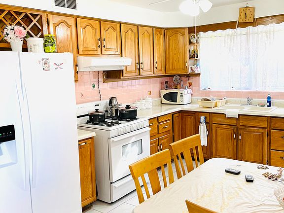 2nd image of 5528 N Kimball Ave #2S