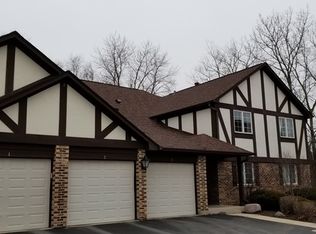 18 Sauk Trl APT 4, Indian Head Park, IL 60525