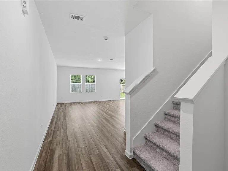 15052 Ronan Dr — Photo 4