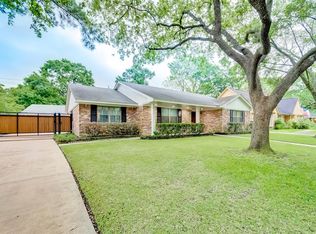 2111 Widdicomb Ct, Houston, TX 77008