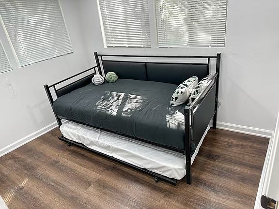 5th image of 240 Columbia Ave #240