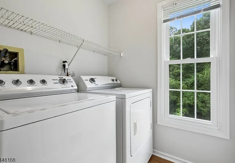 85 Laurelwood Ct — Photo 17