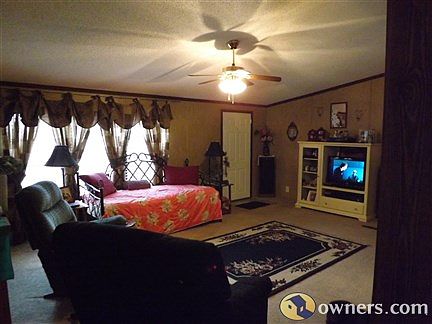 livingroom is very spacious