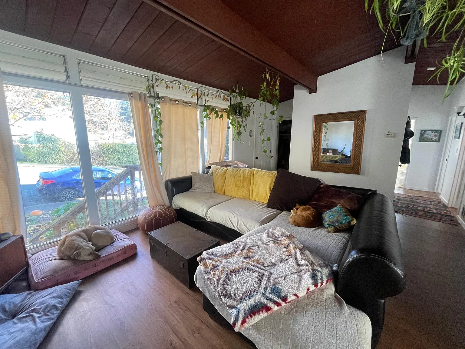 1570 Lena Ave — Photo 2