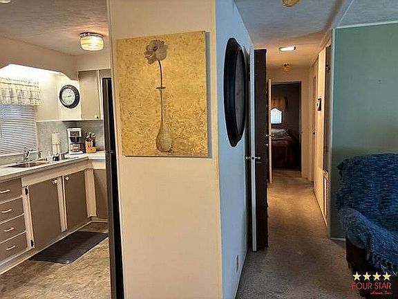 5th image of 35 Cocos Plumosa Dr