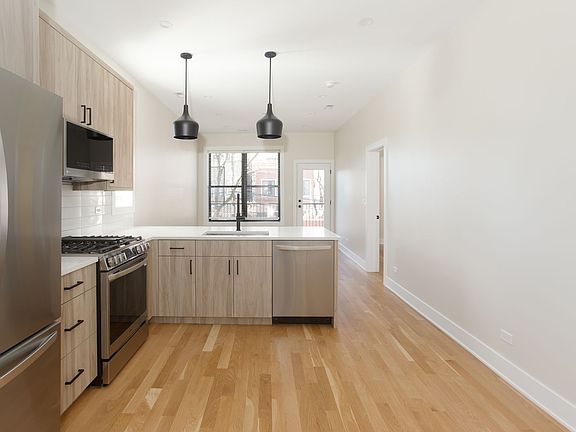 3rd image of 1405 W Belden Ave #14072