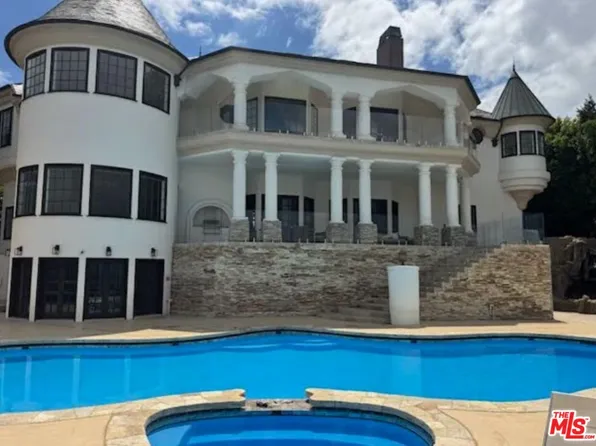 13320 Mulholland Dr, Beverly Hills, CA 90210