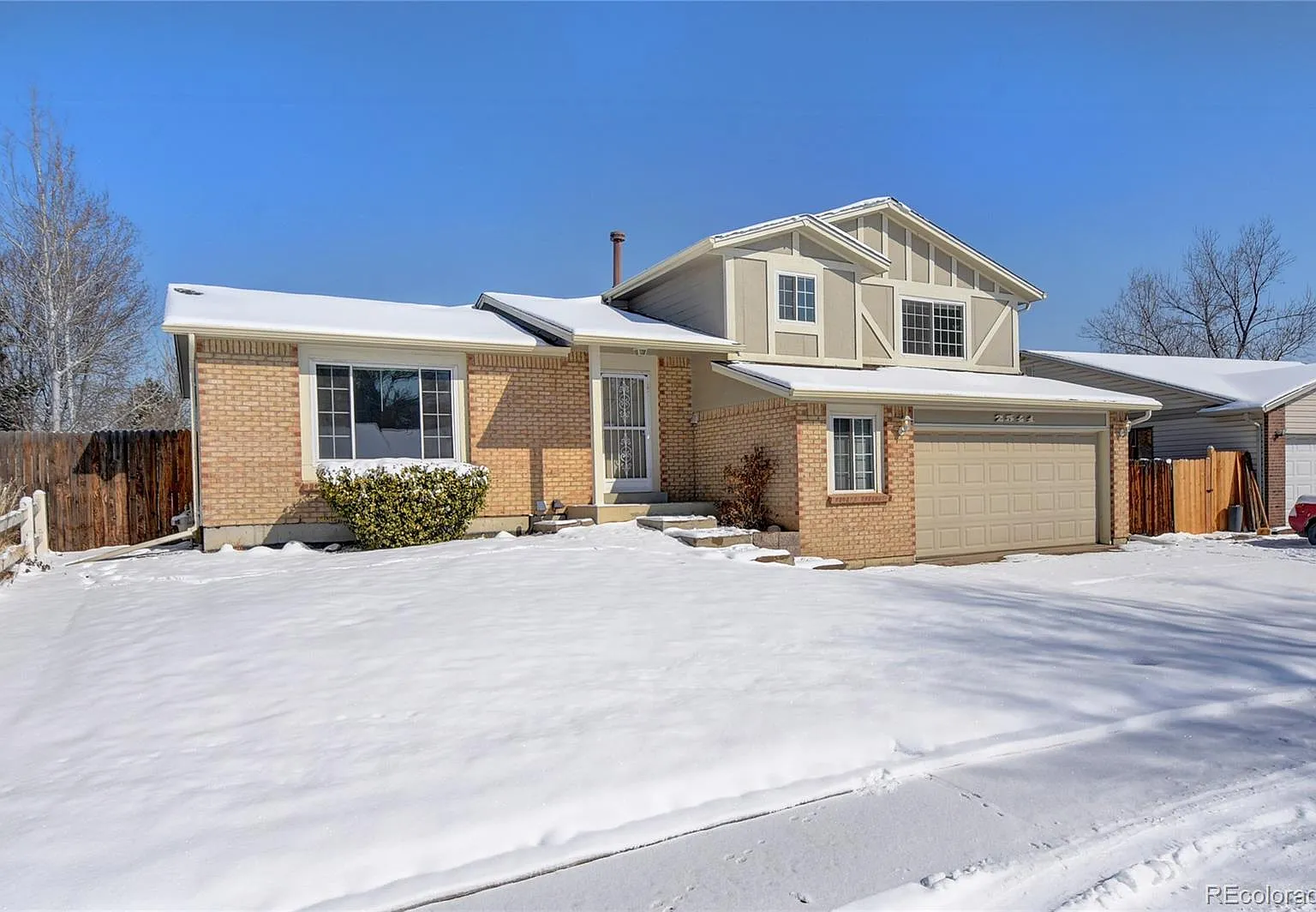 4 bed, 2.5 bath, 2052 sqft, $3,300 — Photo 2
