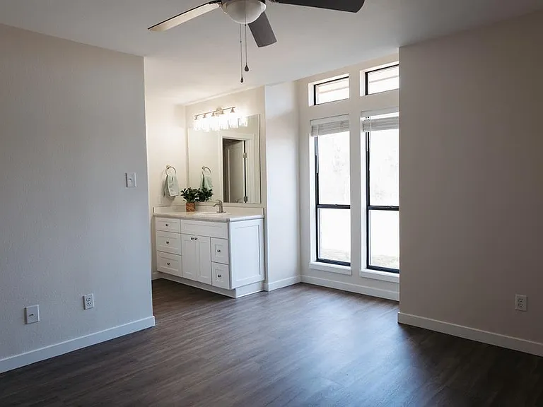 300 Lila Ln — Photo 13