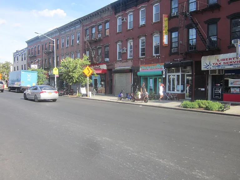 217 Maujer St #2R — Photo 17