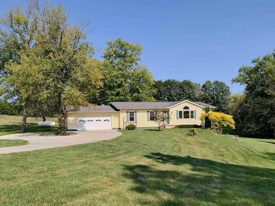 2742 Quarry Hill Rd, Decorah, IA, 52101