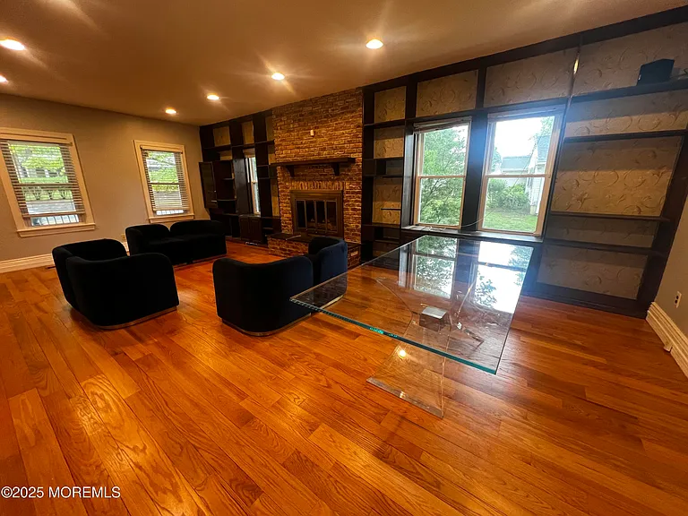 540 Wall St — Photo 8