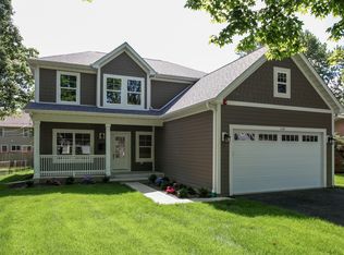 1127 Kenton Rd, Deerfield, IL 60015