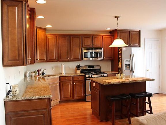 3rd image of 873 N Fork Dr