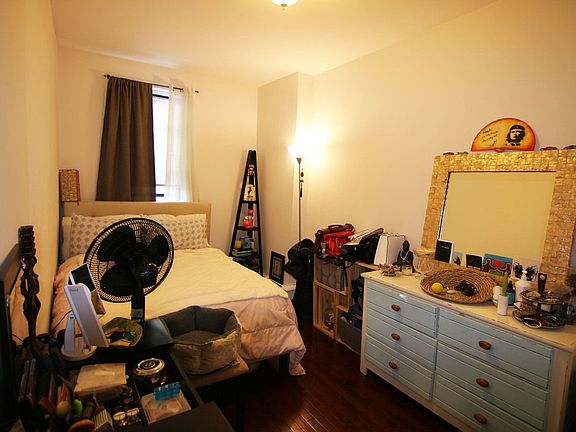 5th image of 6224 Myrtle Ave APT 3R