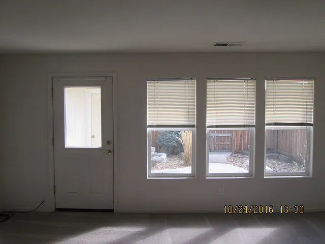 1433 Honey Locust Ave — Photo 4