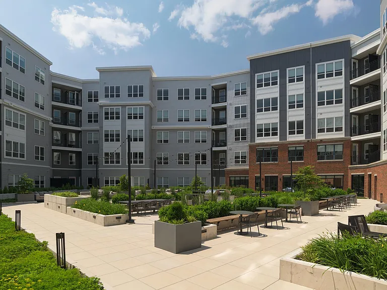 EDGE Apartments — Photo 39