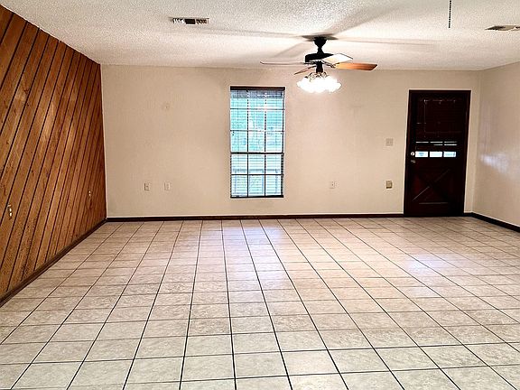 5th image of 6008 Rosewood Dr