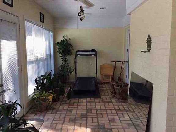 5th image of 104 Greenbriar Dr