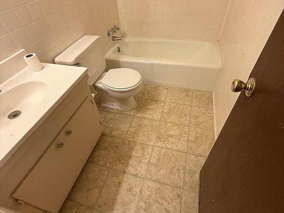 5th image of 86 Summercrest Ave #2c56eb8e7