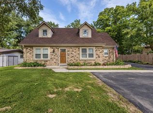 10166 S Nicholson Rd, Oak Creek, WI 53154