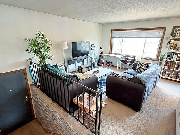4th image of 808 9th Ave SE