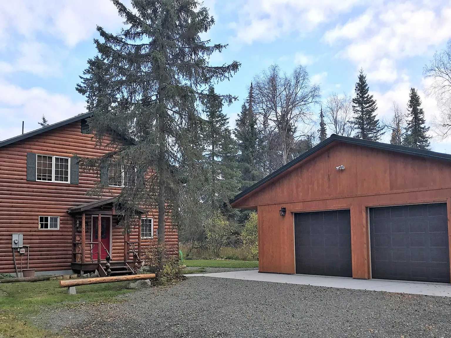 3 bed, 2.5 bath, 2000 sqft, $2,400 — Photo 1