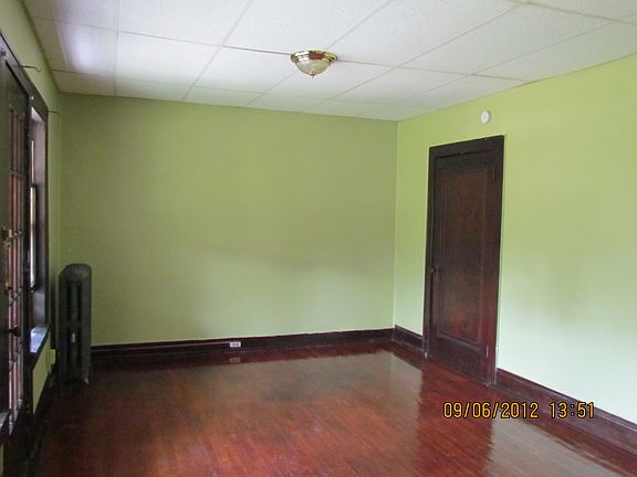 4th image of 1313 W 112th St APT 6