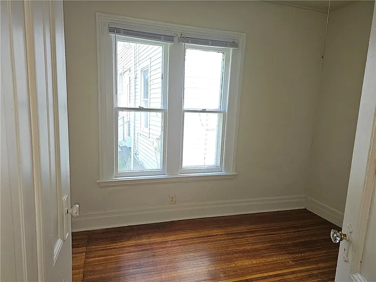 9 Rowley St #3 — Photo 17